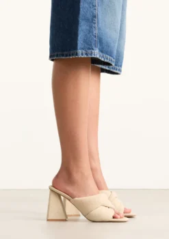 Beige denim muiltjes met hak