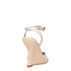Beige sleehak sandalen