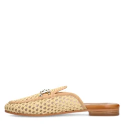 Beige slip on loafers met goudkleurige chain