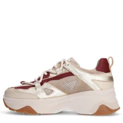 Beige sneakers met burgundy details