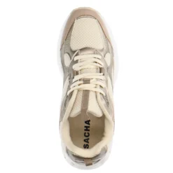 Beige sneakers met gouden details