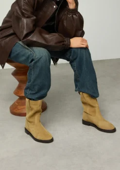 Beige suède enkellaarsjes