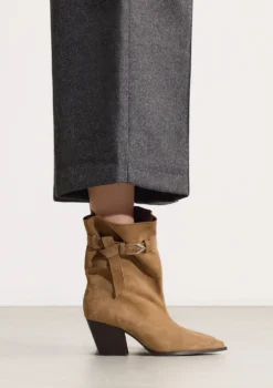 Beige suède enkellaarsjes