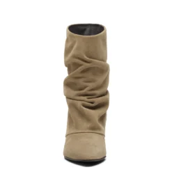 Beige suède enkellaarsjes met hak