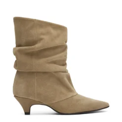 Beige suède enkellaarsjes met hak