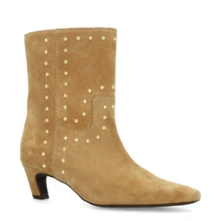 Beige suède enkellaarsjes met goudkleurige studs