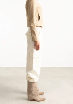 Beige suède laarzen met flap