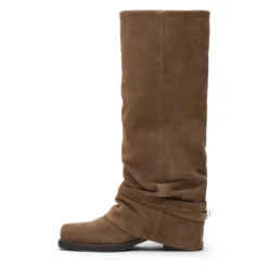 Beige suède laarzen met flap en franjes