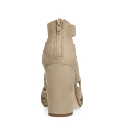 Beige suède opengewerkte sandalen met hak