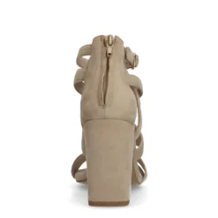 Beige suède opengewerkte sandalen met hak
