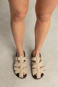 Beige suède slippers