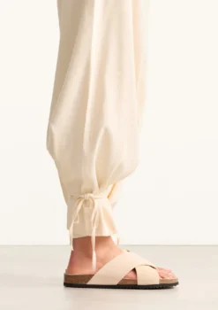 Beige suède slippers