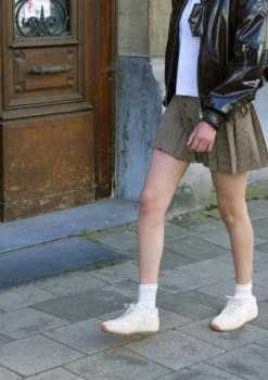 Beige suède sneakers