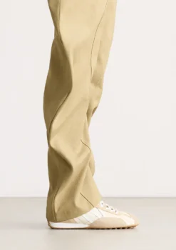 Beige suède sneakers