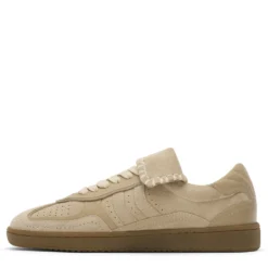 Beige suède sneakers