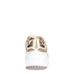 Beige suède sneakers met witte details