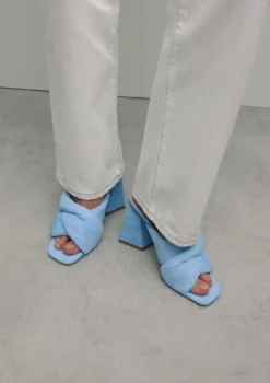 Blauwe muiltjes met hak