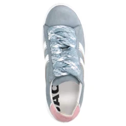 Blauwe suède sneakers met witte details