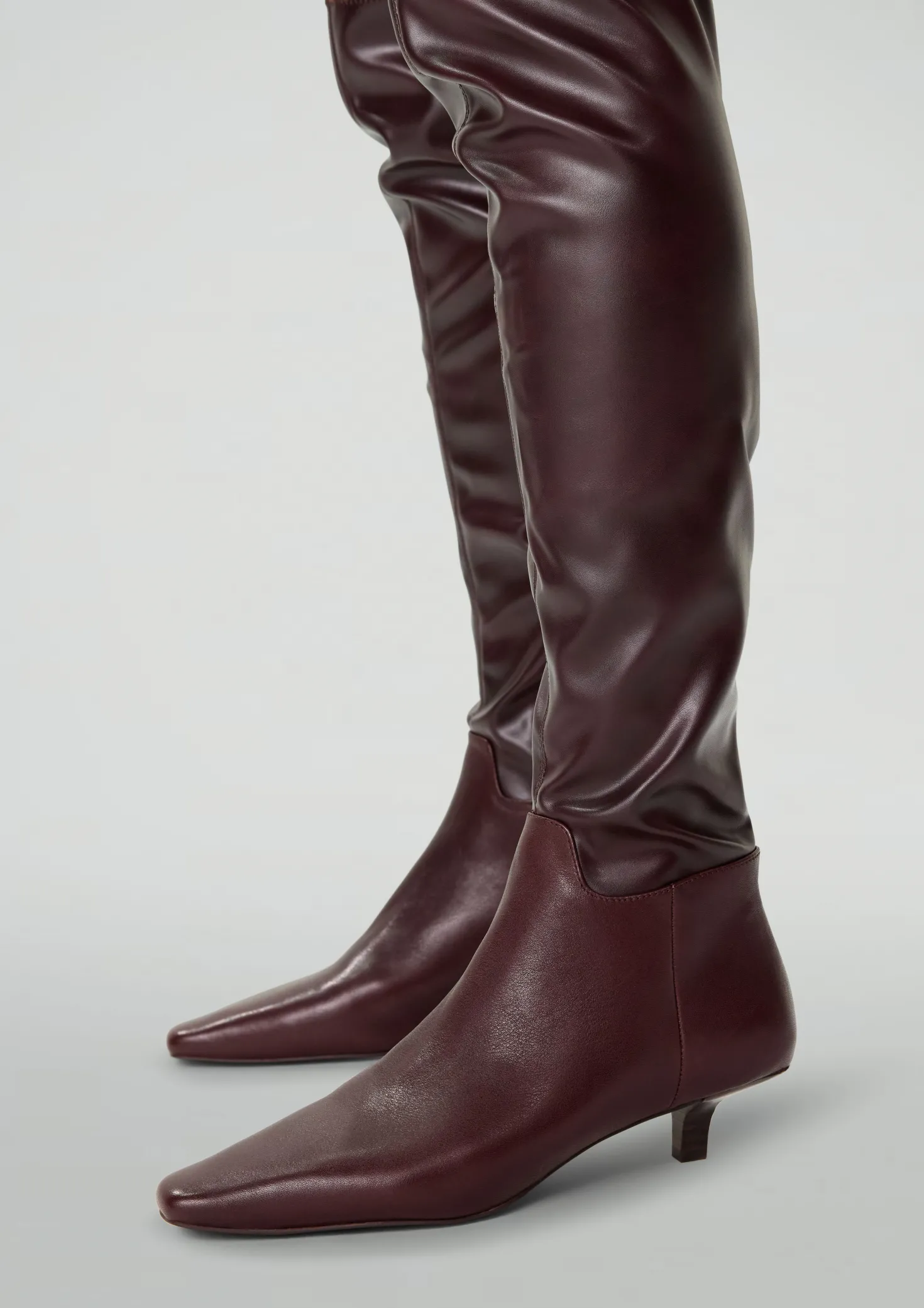 Bordeaux hoge stretch laarzen met kitten heel