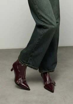 Bordeaux lak leren enkellaarsjes met buckles