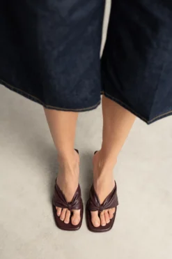 Bordeaux leren slippers met hak