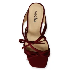 Bordeaux rode sandalen met hak en strikjes