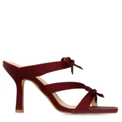 Bordeaux rode sandalen met hak en strikjes