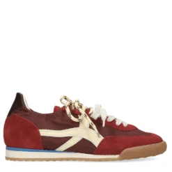 Bordeaux rode suède sneakers met dubbele veters