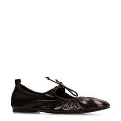 Bruine ballerina's met veters