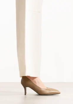 Bruine pumps