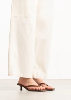 Bruine satijnen slippers met hak