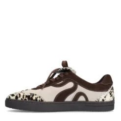 Bruine suède cow print sneakers