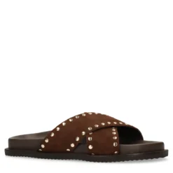 Bruine suède slippers met goudkleurige studs