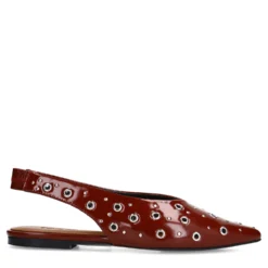 Burgundy leren slingbacks met zilverkleurige studs