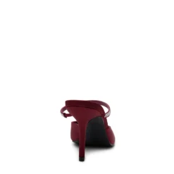 Burgundy pumps met strass bandje