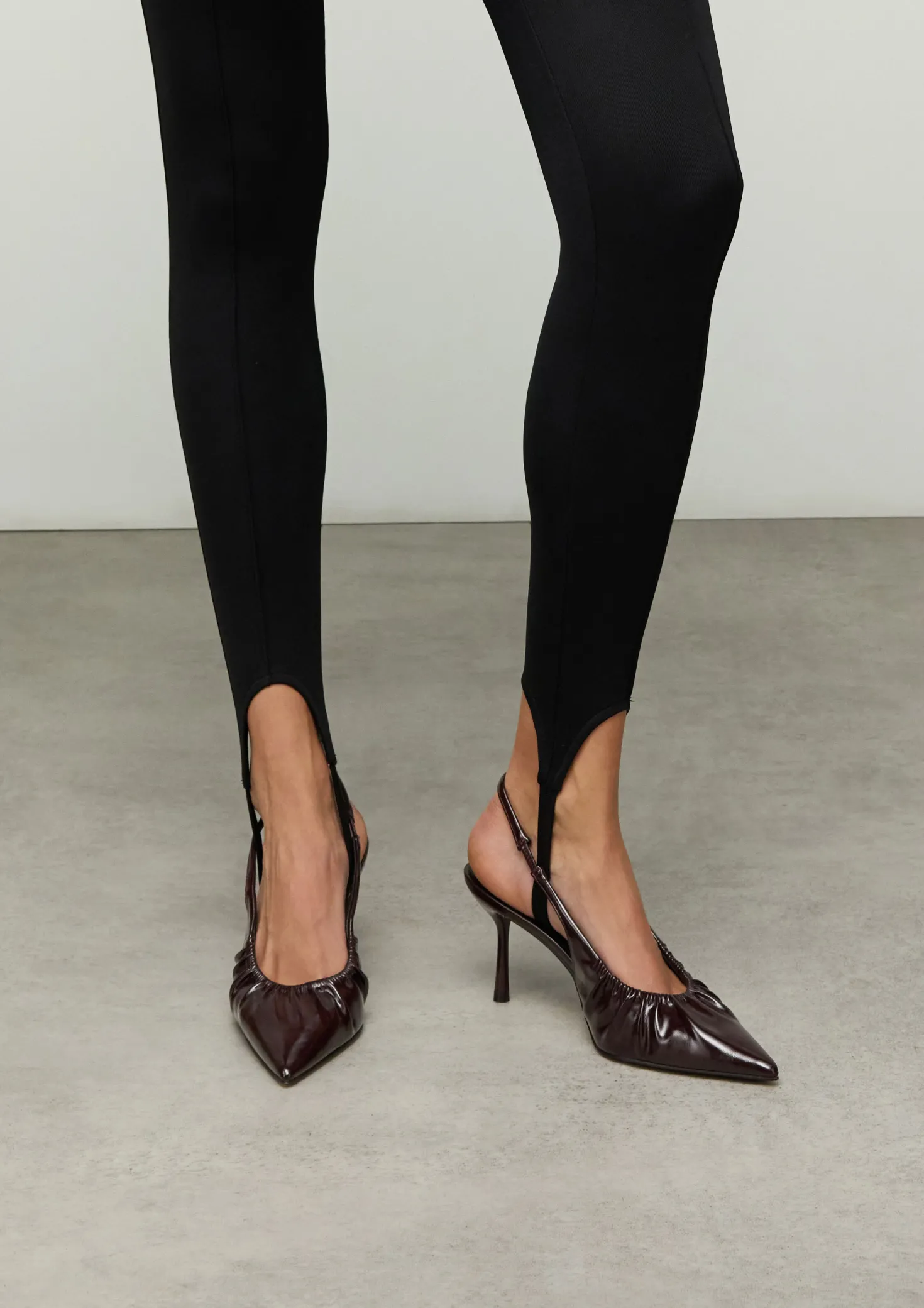 Burgundy slingback pump met rimpel effect