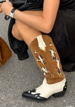 Cognac leren cowboylaarzen met sierstiksels