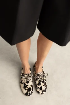 Cow print bootschoenen