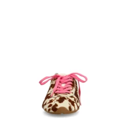 Cow print sneakers met roze en bruine veters