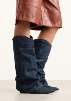 Donkerblauwe denim cowboylaarzen met flap