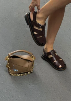 Donkerbruine leren sandalen