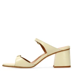 Gele lakleren sandalen met hak
