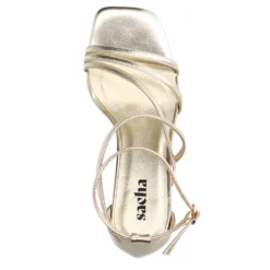 Gouden sandalen met hak