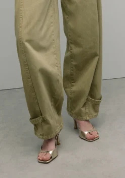 Gouden sandalen met hak