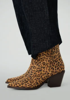 Leopard enkellaarsjes met hak