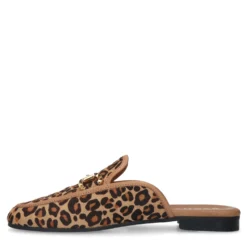 Leopard slip on loafers met goudkleurige chain