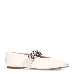 Off white leren ballerina's met zilverkleurige studs