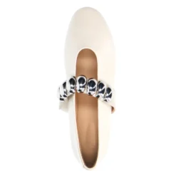 Off white leren ballerina's met zilverkleurige studs