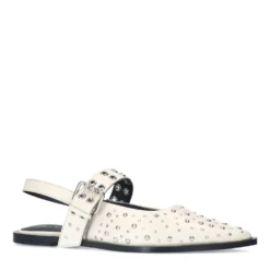 Off white leren slingbacks met studs en gesp