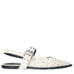 Off white leren slingbacks met studs en gesp
